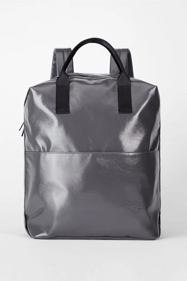 The Minimalist Backpack