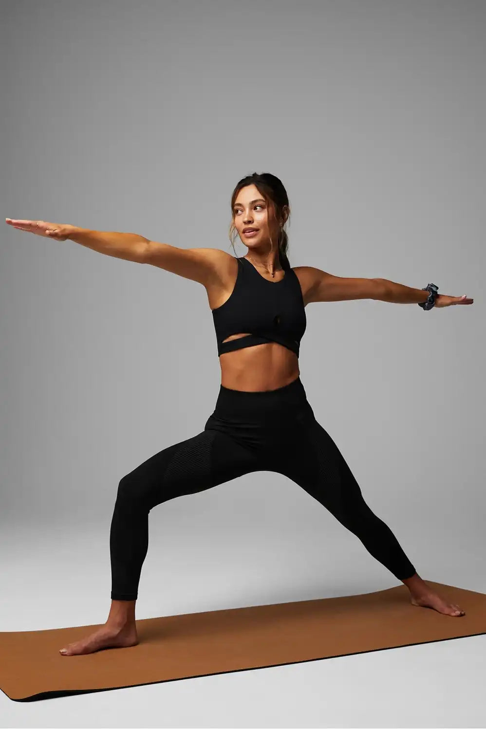 Seamless Low Impact Keyhole Midi Bra