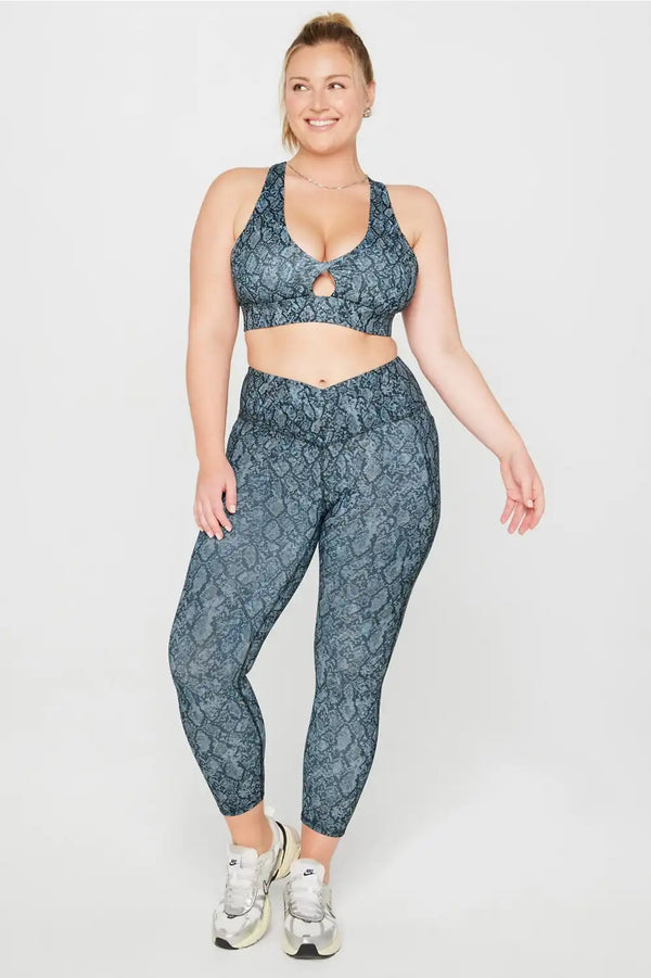 Oasis Twist Medium Impact Sports Bra