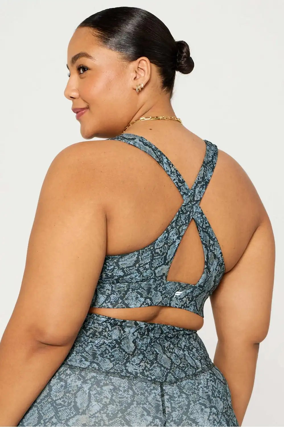 Oasis Twist Medium Impact Sports Bra