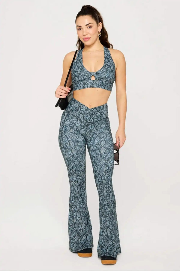 Oasis Twist Medium Impact Sports Bra
