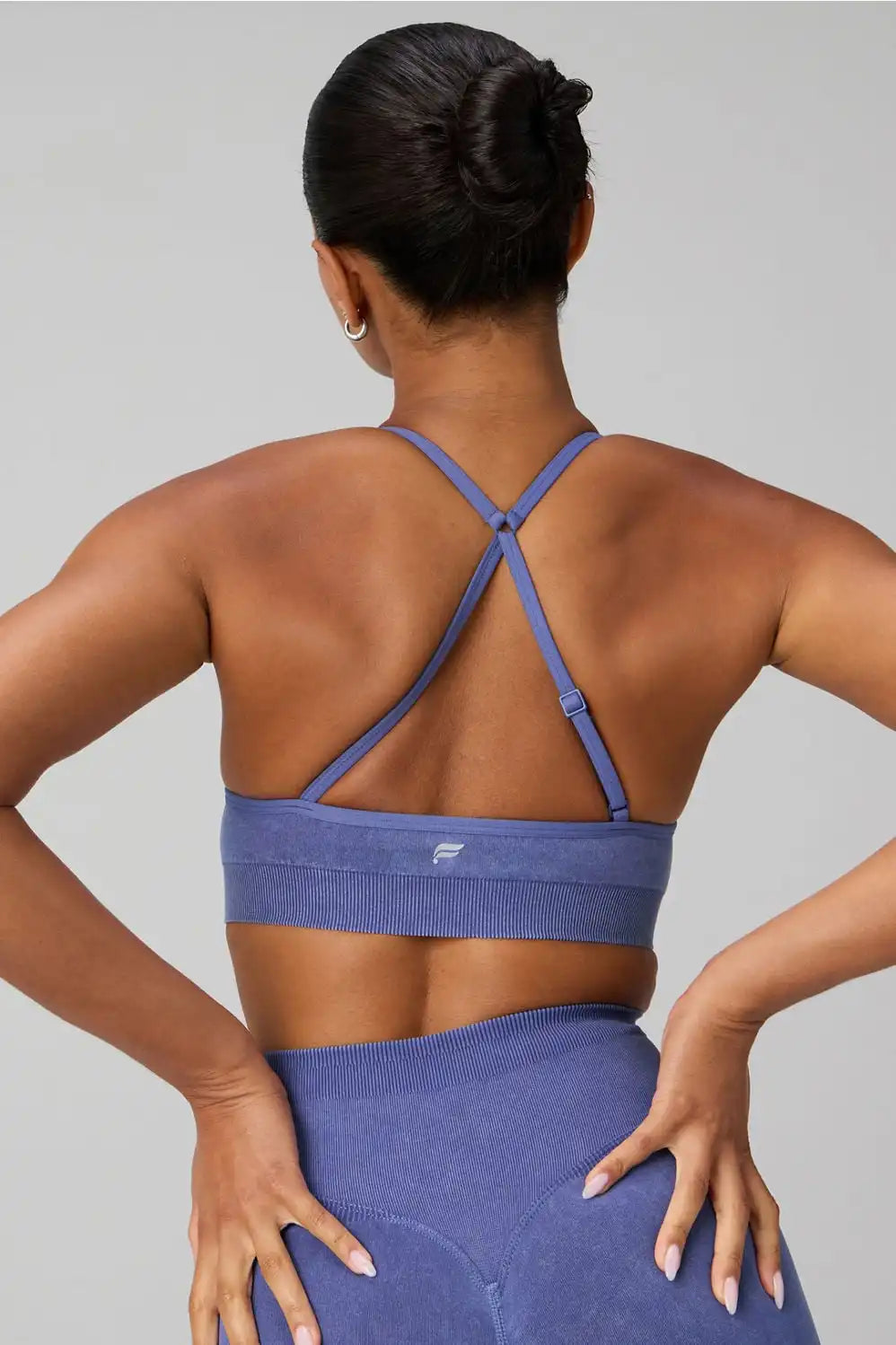 Seamless V-Neck Low Impact Bra Secondary image