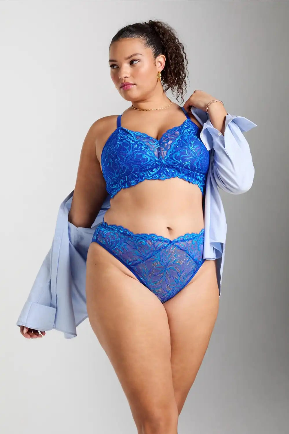 Smoothing Lace Mid Rise Brief
