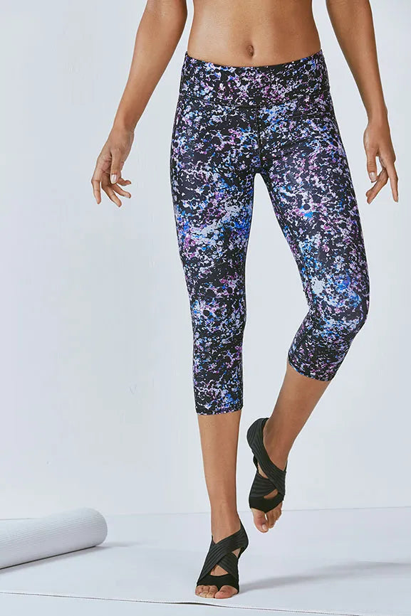 Define PowerHold® Mid-Rise Capri