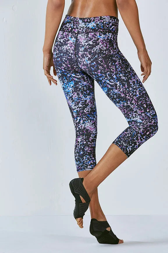 Define PowerHold® Mid-Rise Capri