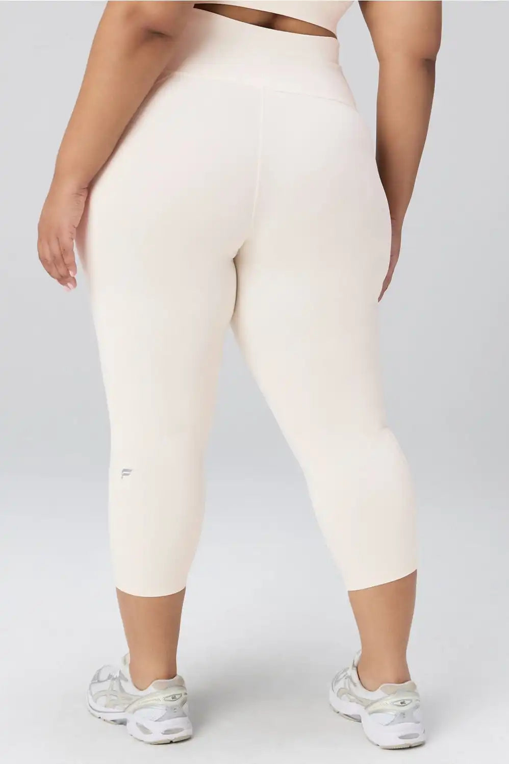 Define Capri 22"