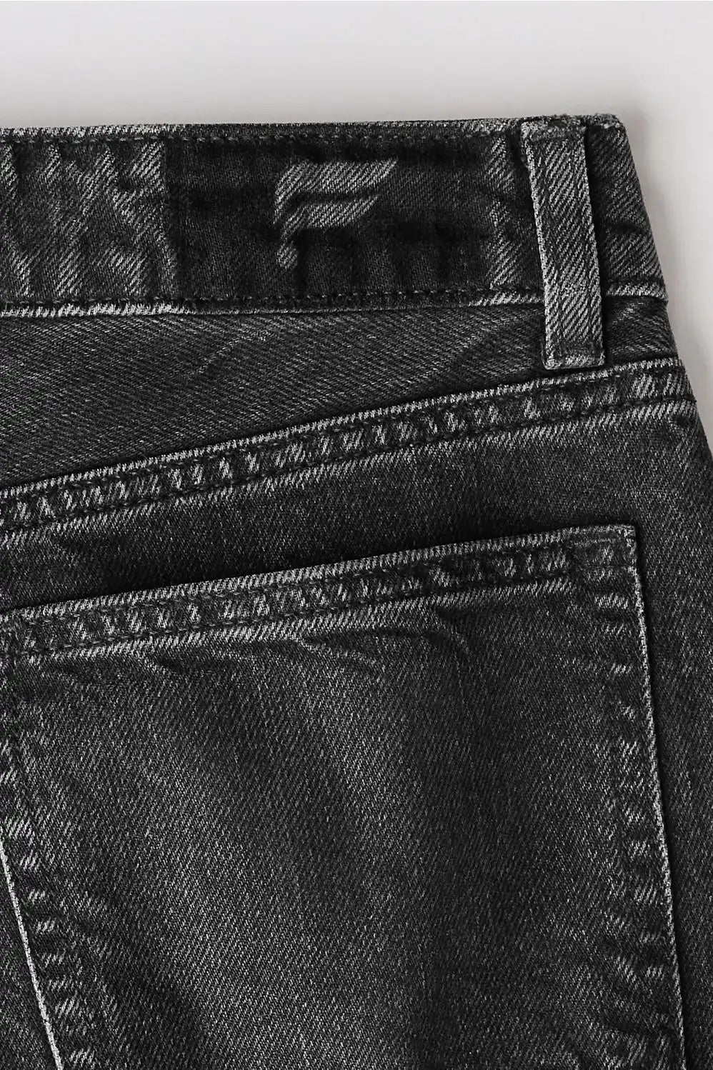 Mid Rise Baggy Jean