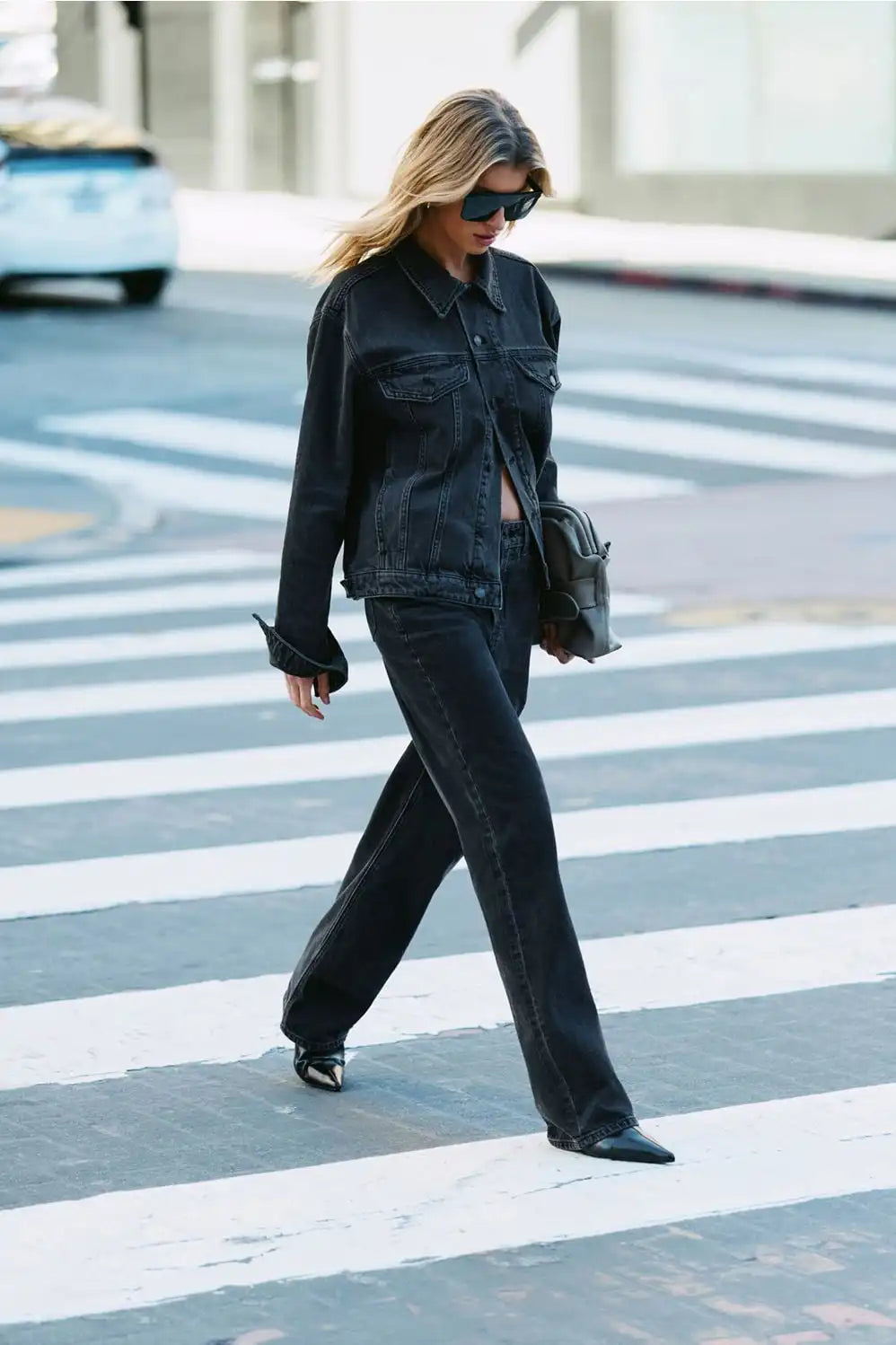 Mid Rise Baggy Jean Secondary image