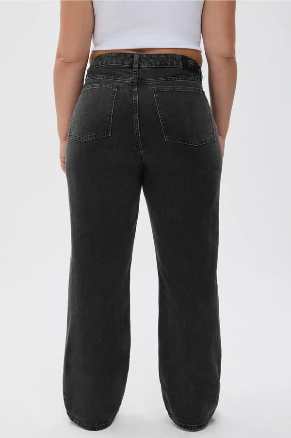 Mid Rise Baggy Jean