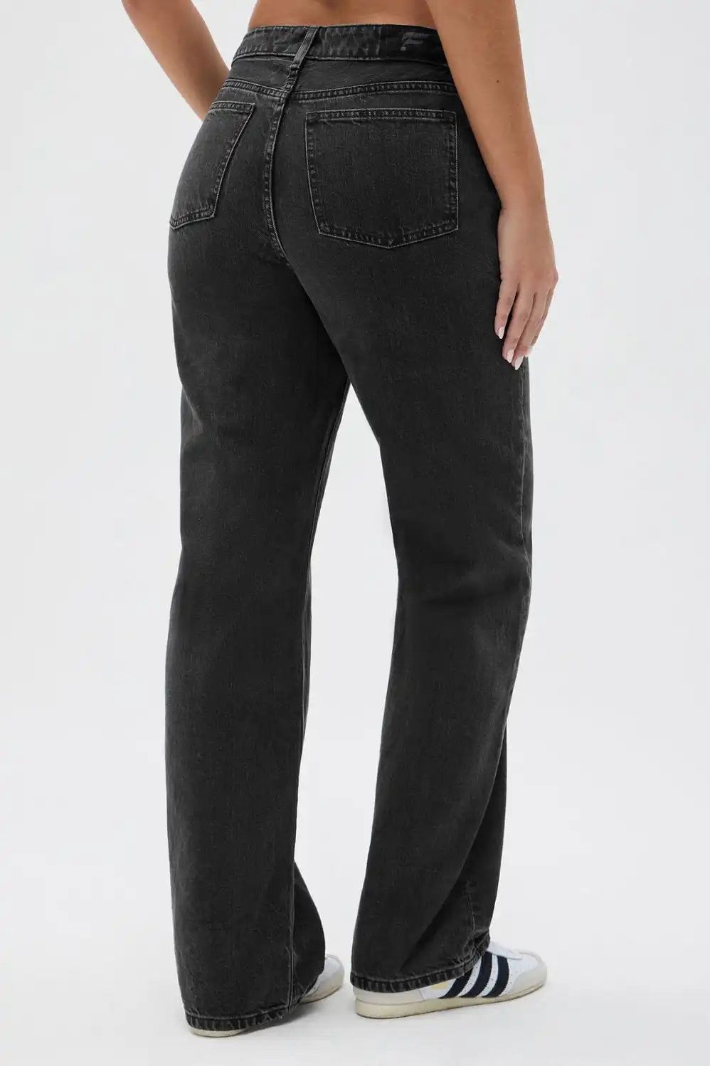 Mid Rise Baggy Jean