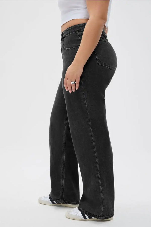 Mid Rise Baggy Jean