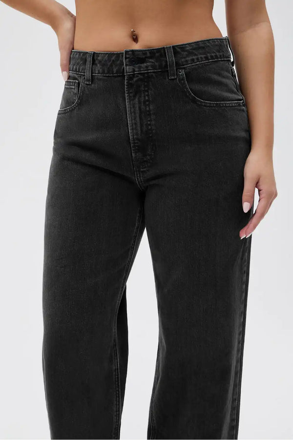 Mid Rise Baggy Jean