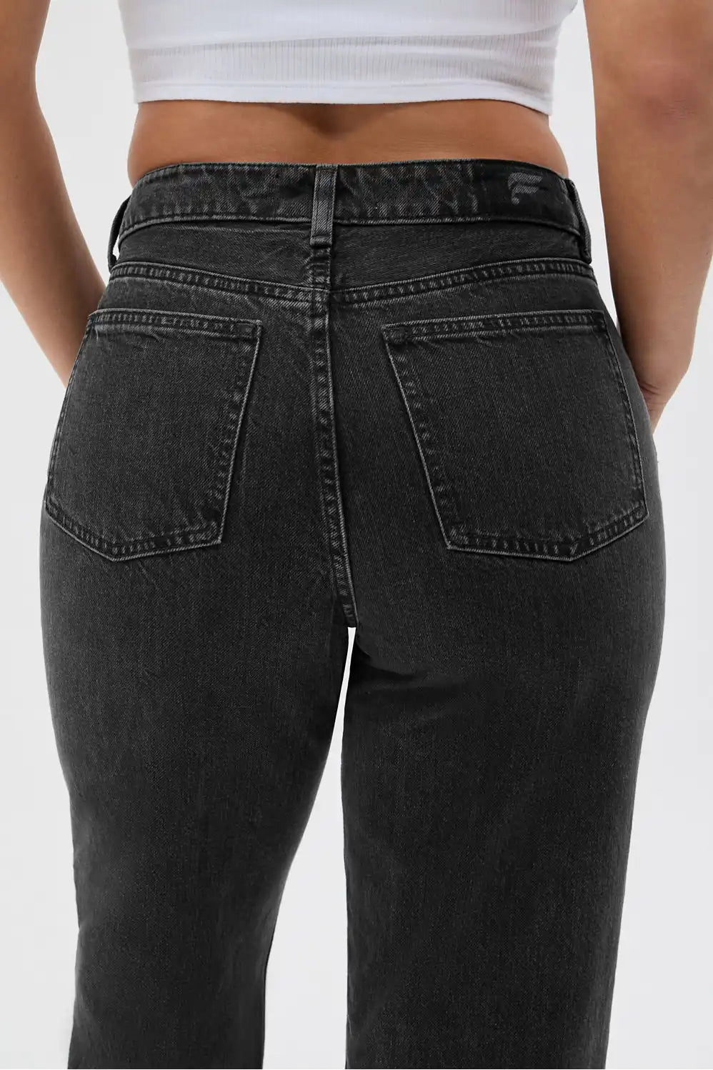 Mid Rise Baggy Jean