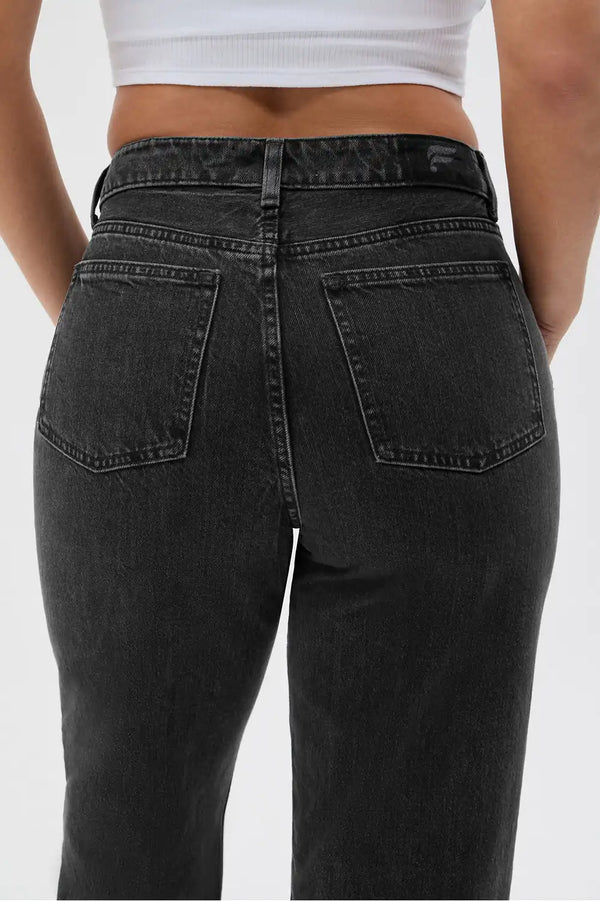 Mid Rise Baggy Jean