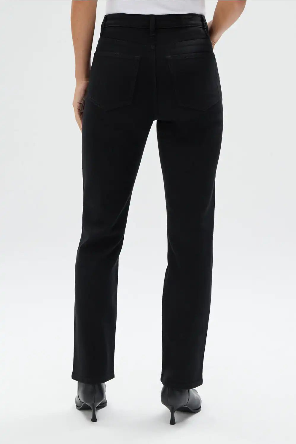 High Rise Straight Jean