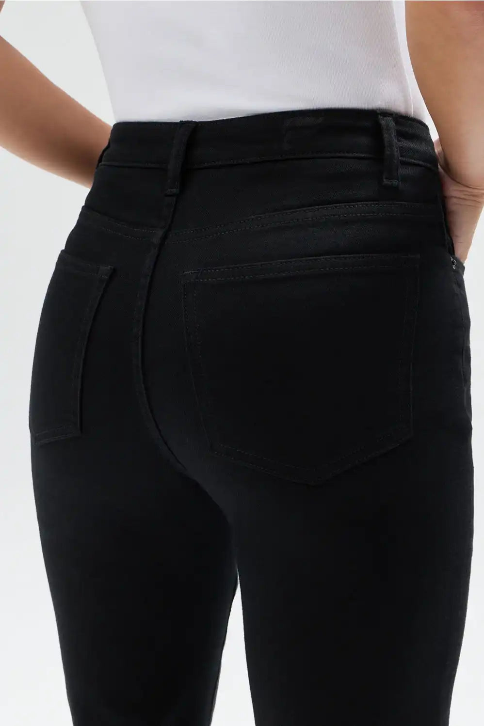 High Rise Straight Jean