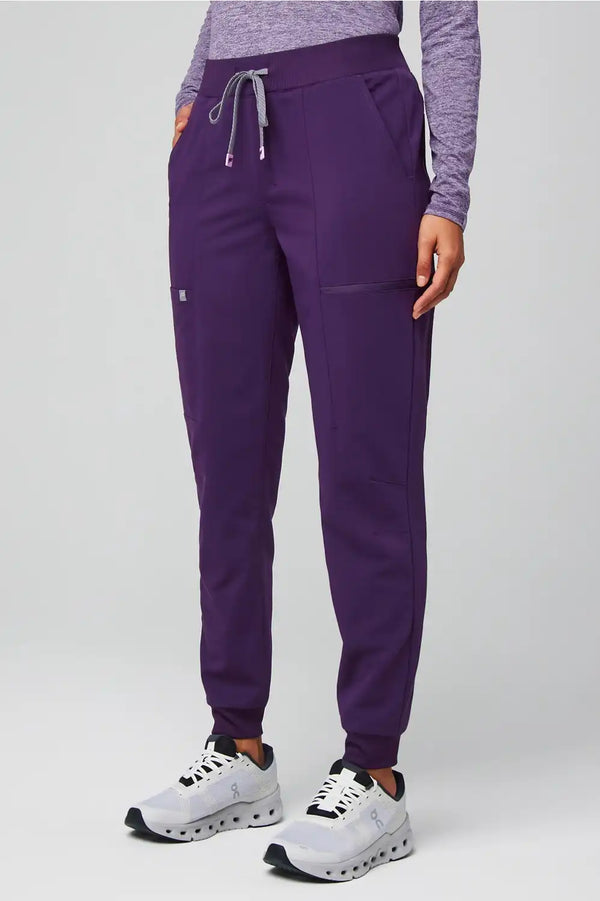 Evolve 3-Pocket Top + High-Rise On-Call Jogger Set