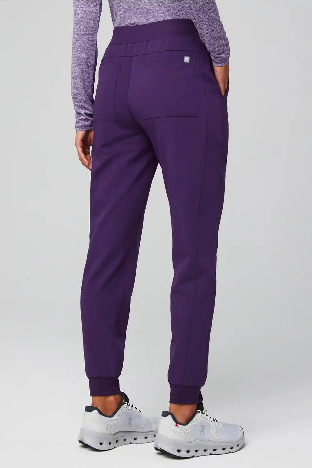 Evolve 3-Pocket Top + High-Rise On-Call Jogger Set