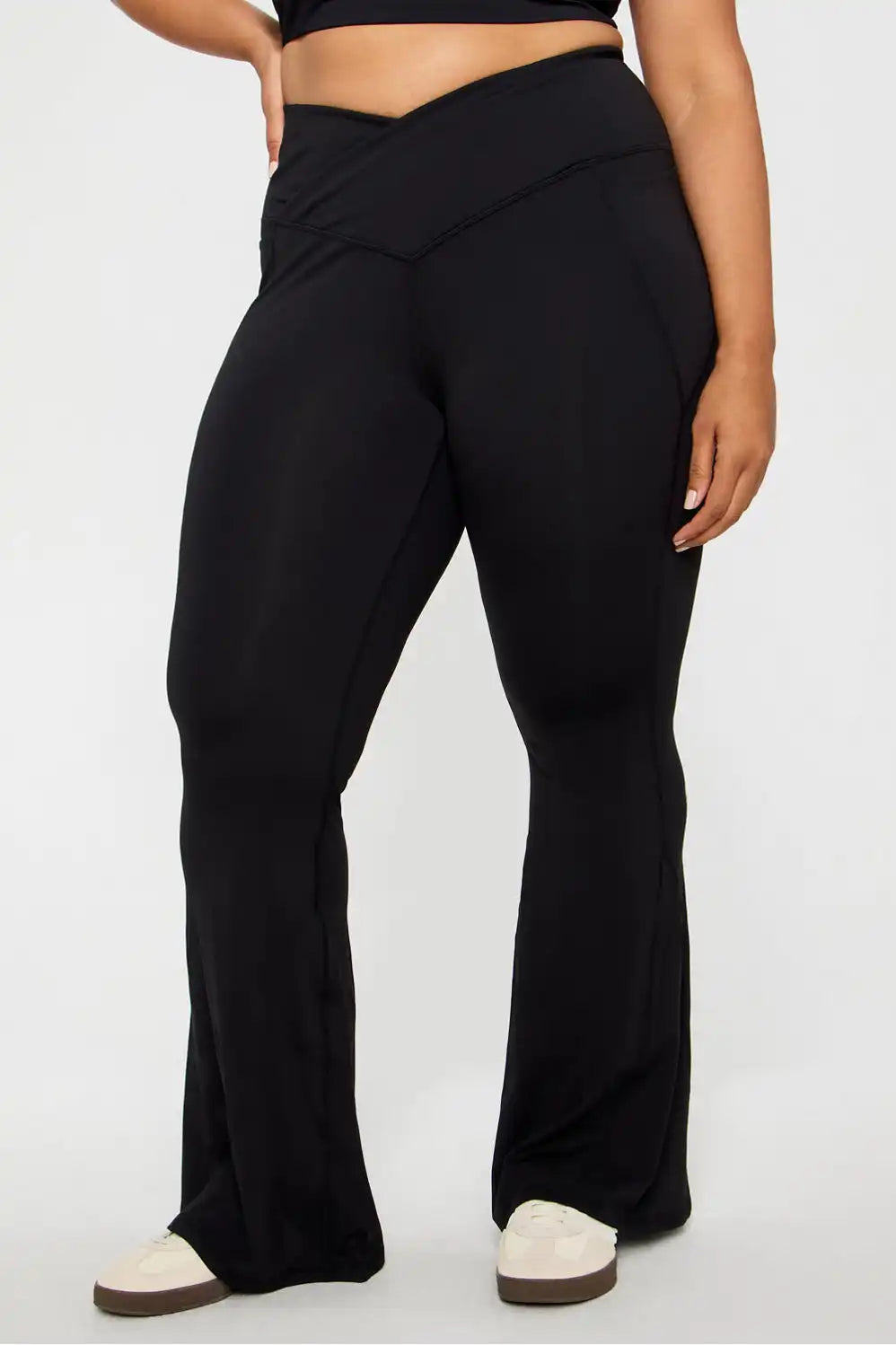 Oasis High-Waisted Crossover Flare + PonteFlex Kick Flare Legging Set