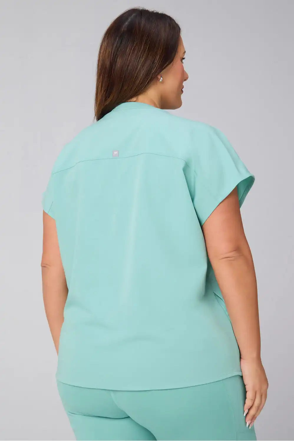 Evolve 3-Pocket Top + Mid-Rise On-Call Scrub Jogger