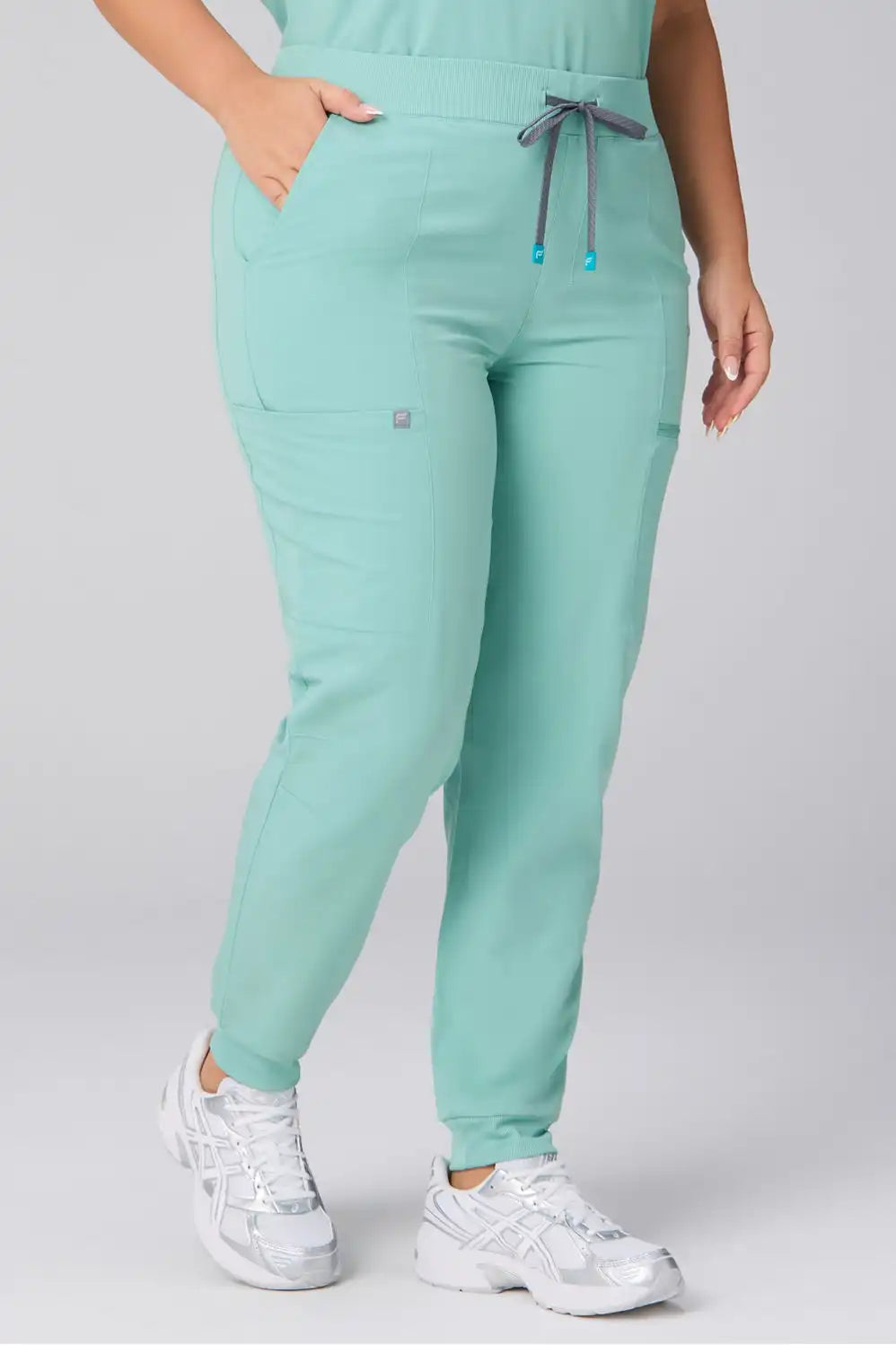 Evolve 3-Pocket Top + Mid-Rise On-Call Scrub Jogger