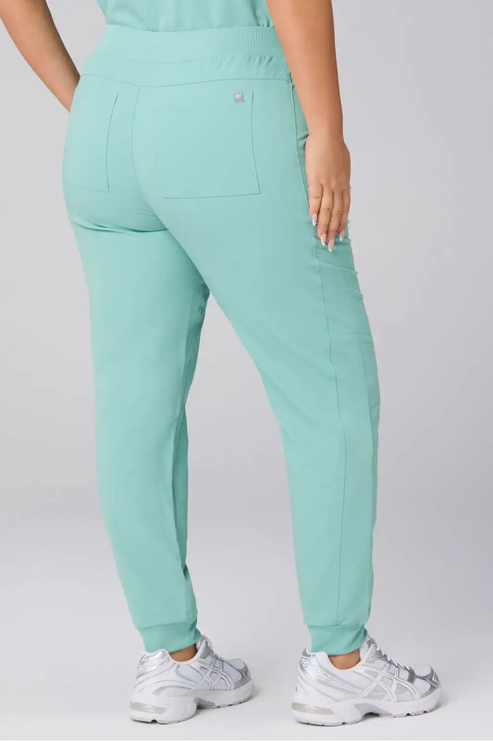 Evolve 3-Pocket Top + Mid-Rise On-Call Scrub Jogger