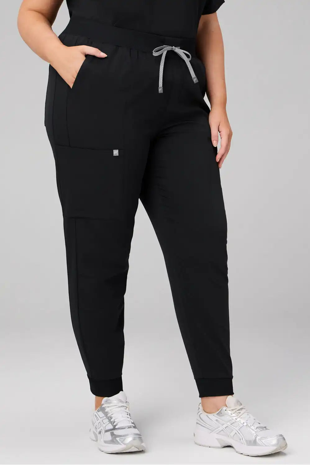 Evolve Oversized Scrub Top (Reflective) + Mid-Rise On-Call Scrub Jogger