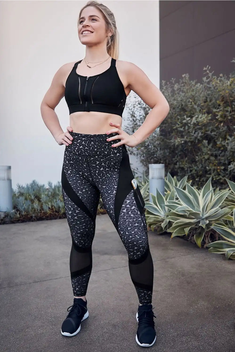 High-Waisted Ultracool Shine Legging Secondary image