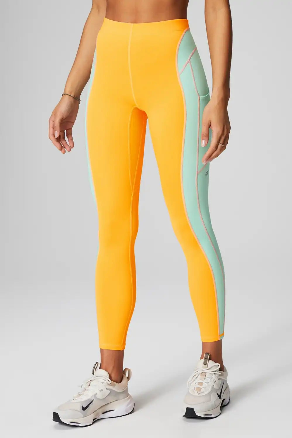 Motion365+ High-Waisted 7/8 Legging Secondary image