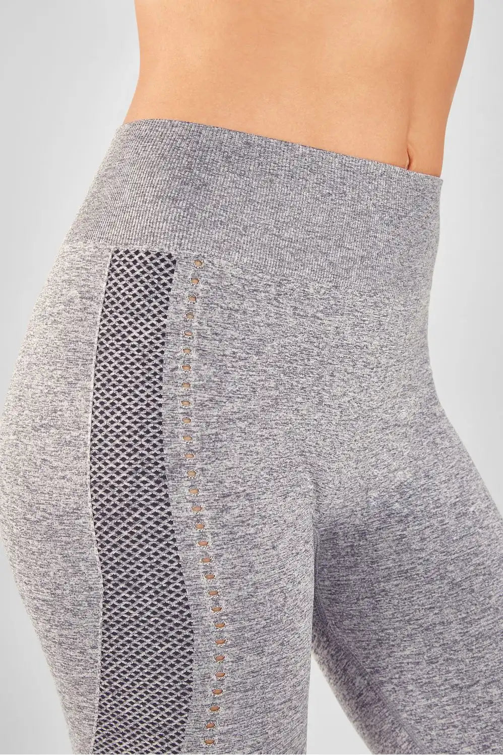Mid-Rise Seamless Dot Capri