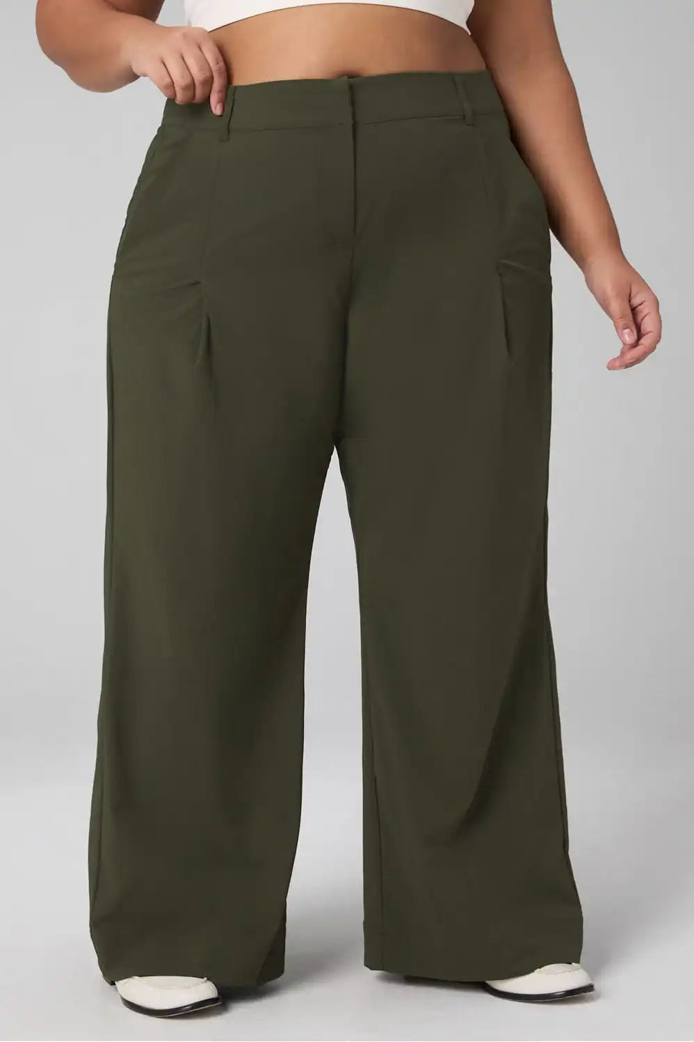 Everyday Wide Leg Mid-Rise Trouser