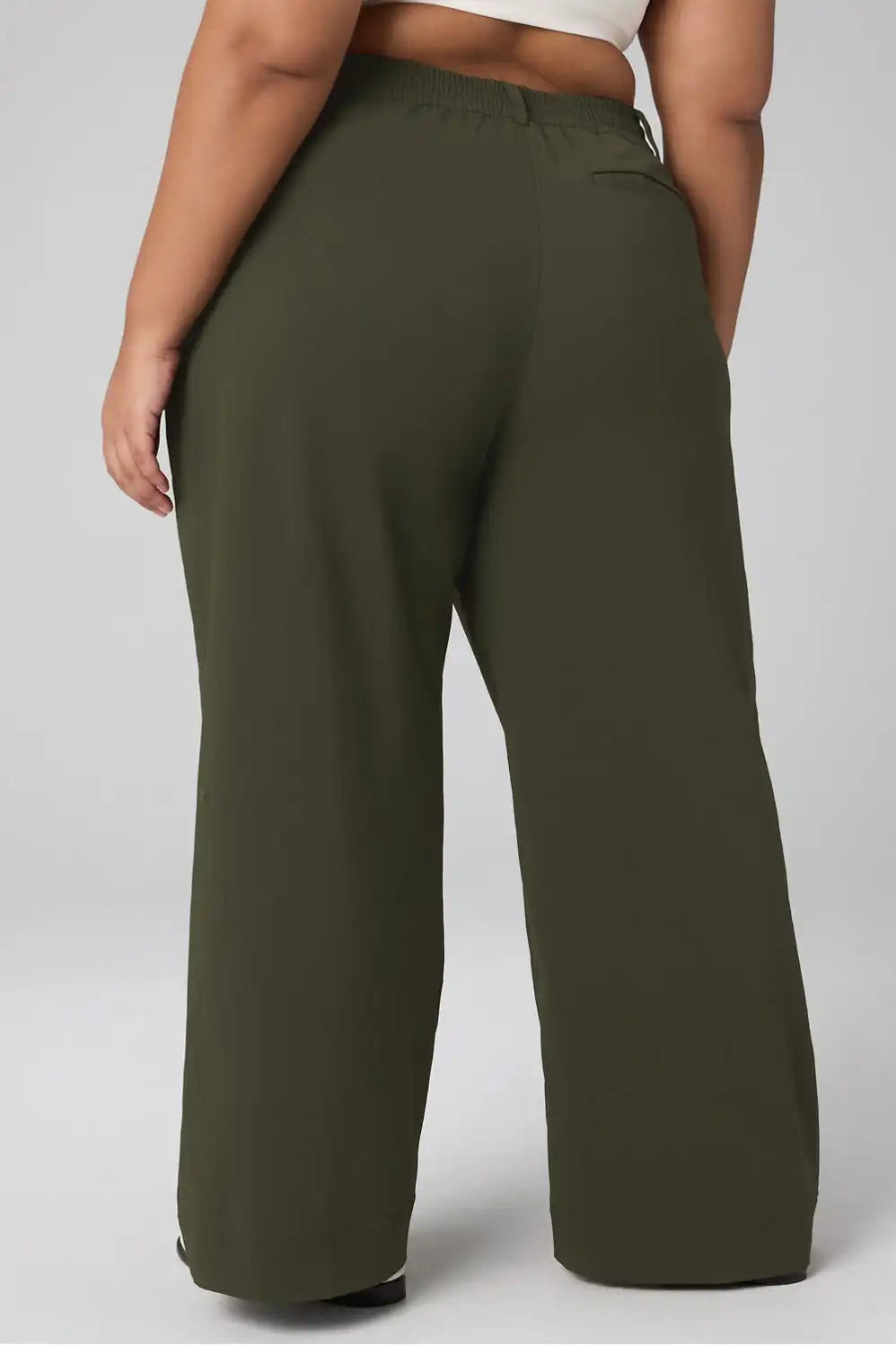 Everyday Wide Leg Mid-Rise Trouser