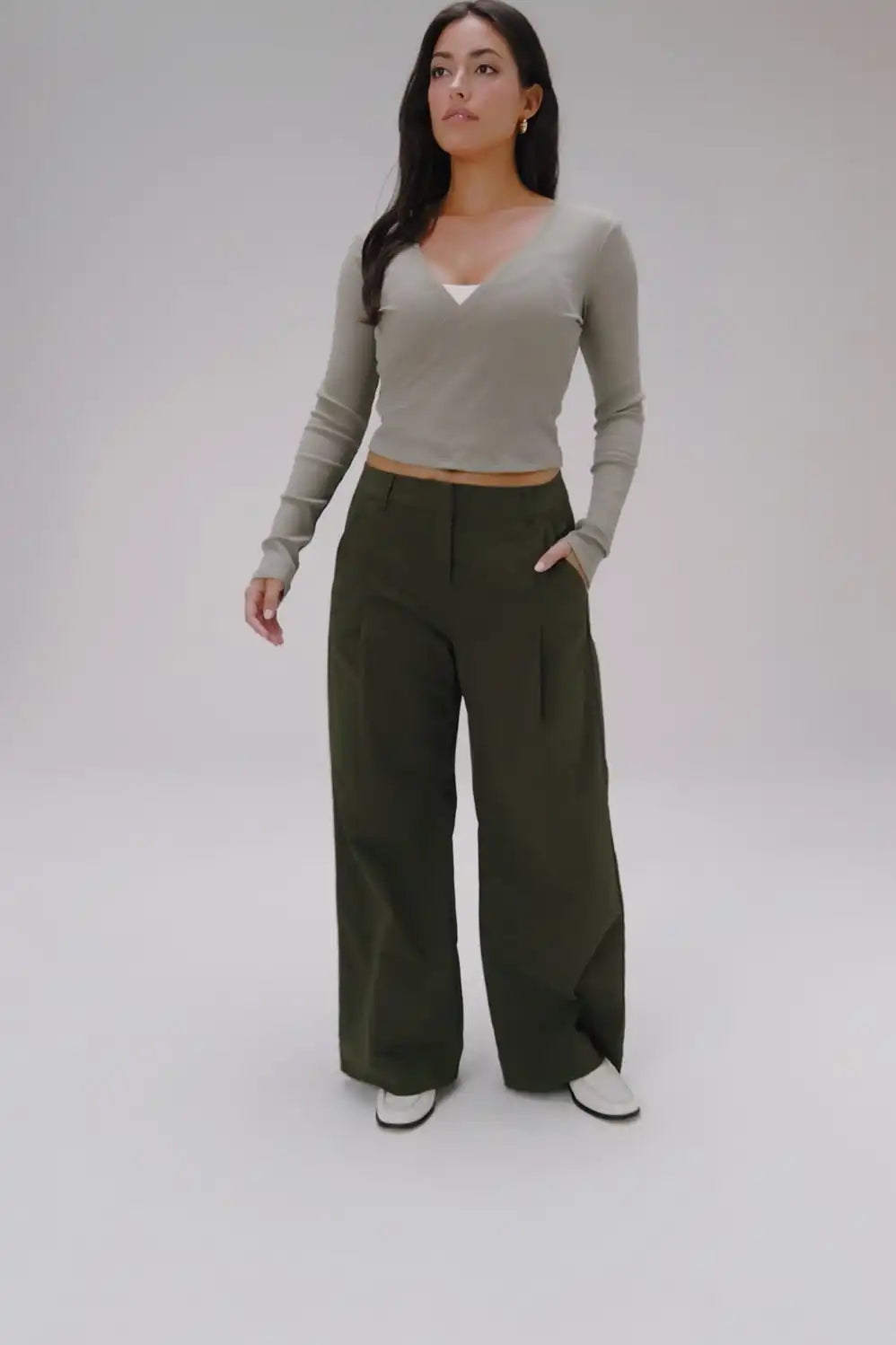 Everyday Wide Leg Mid-Rise Trouser