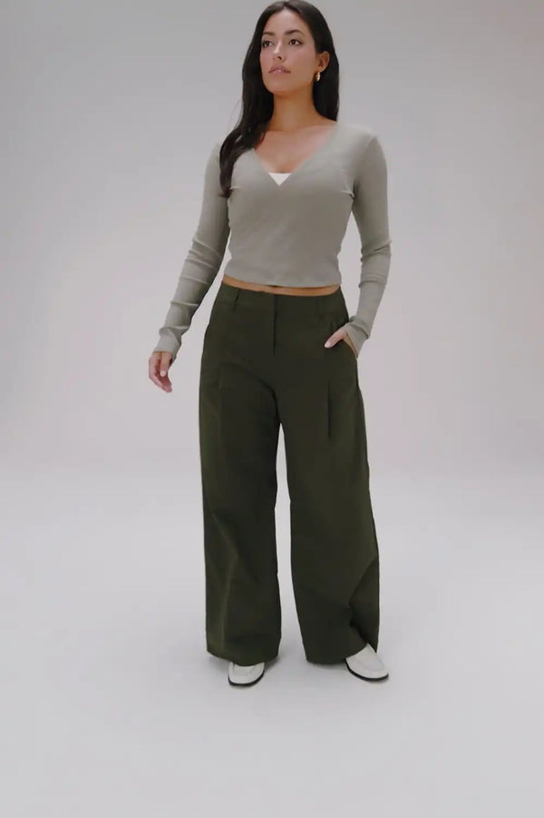 Everyday Wide Leg Mid-Rise Trouser