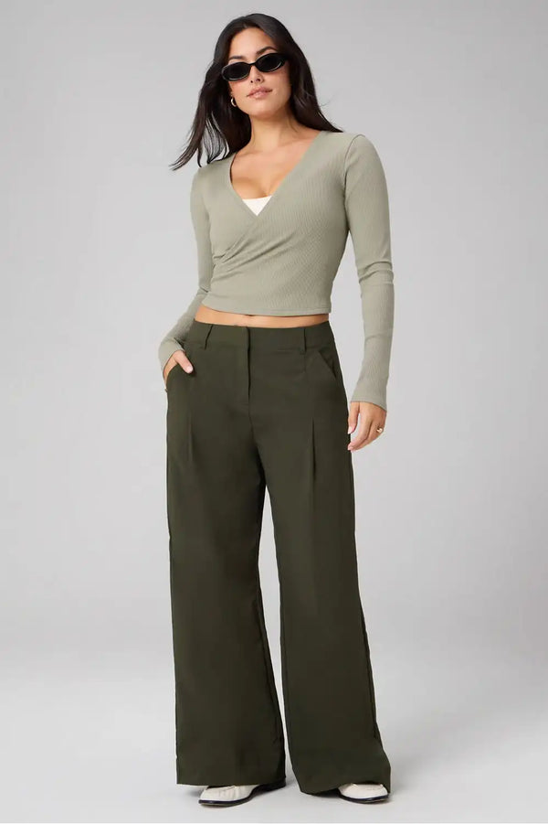 Everyday Wide Leg Mid-Rise Trouser