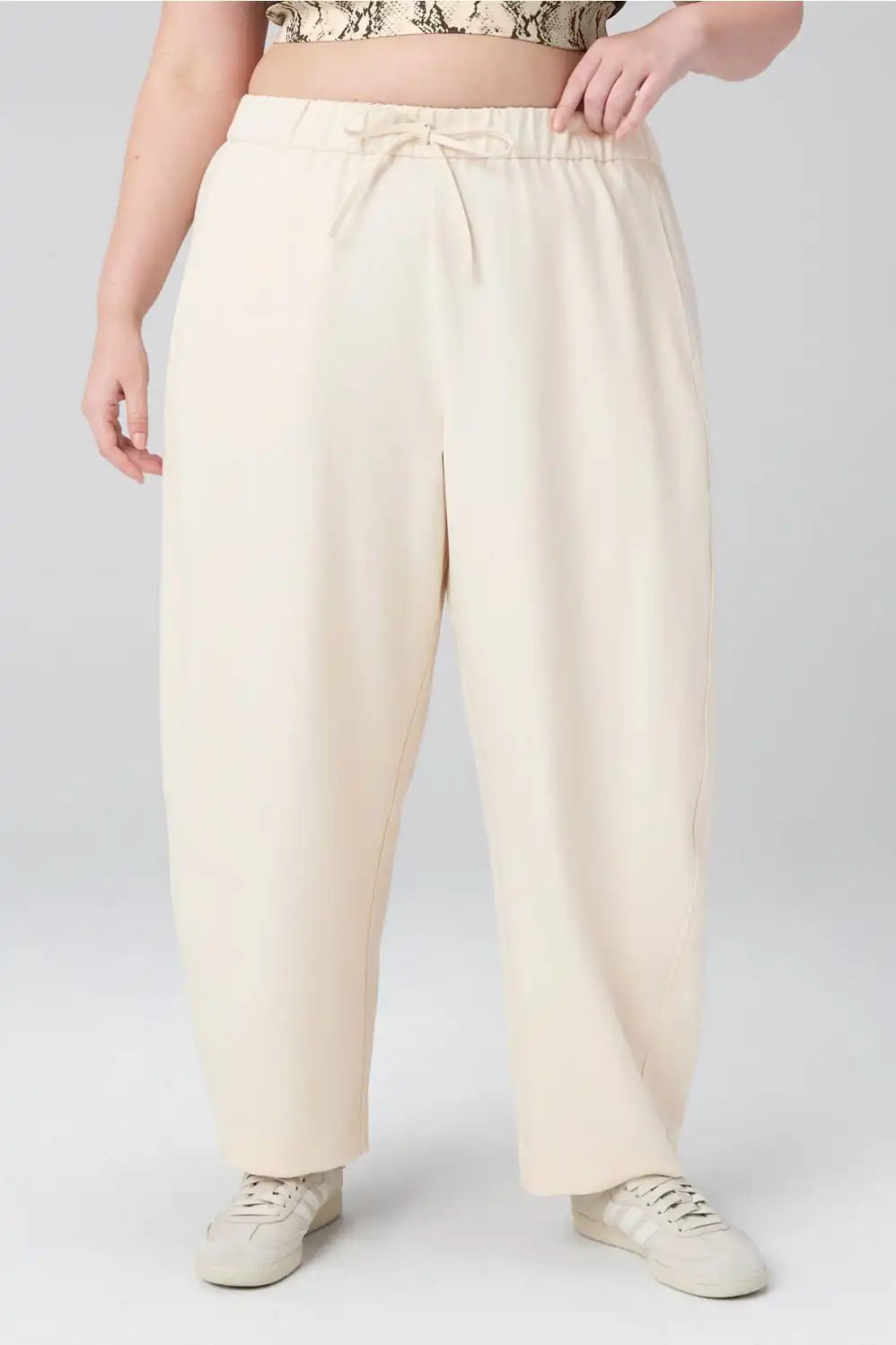 Easy Twill Mid Rise Barrel Pull-On Ankle Pant