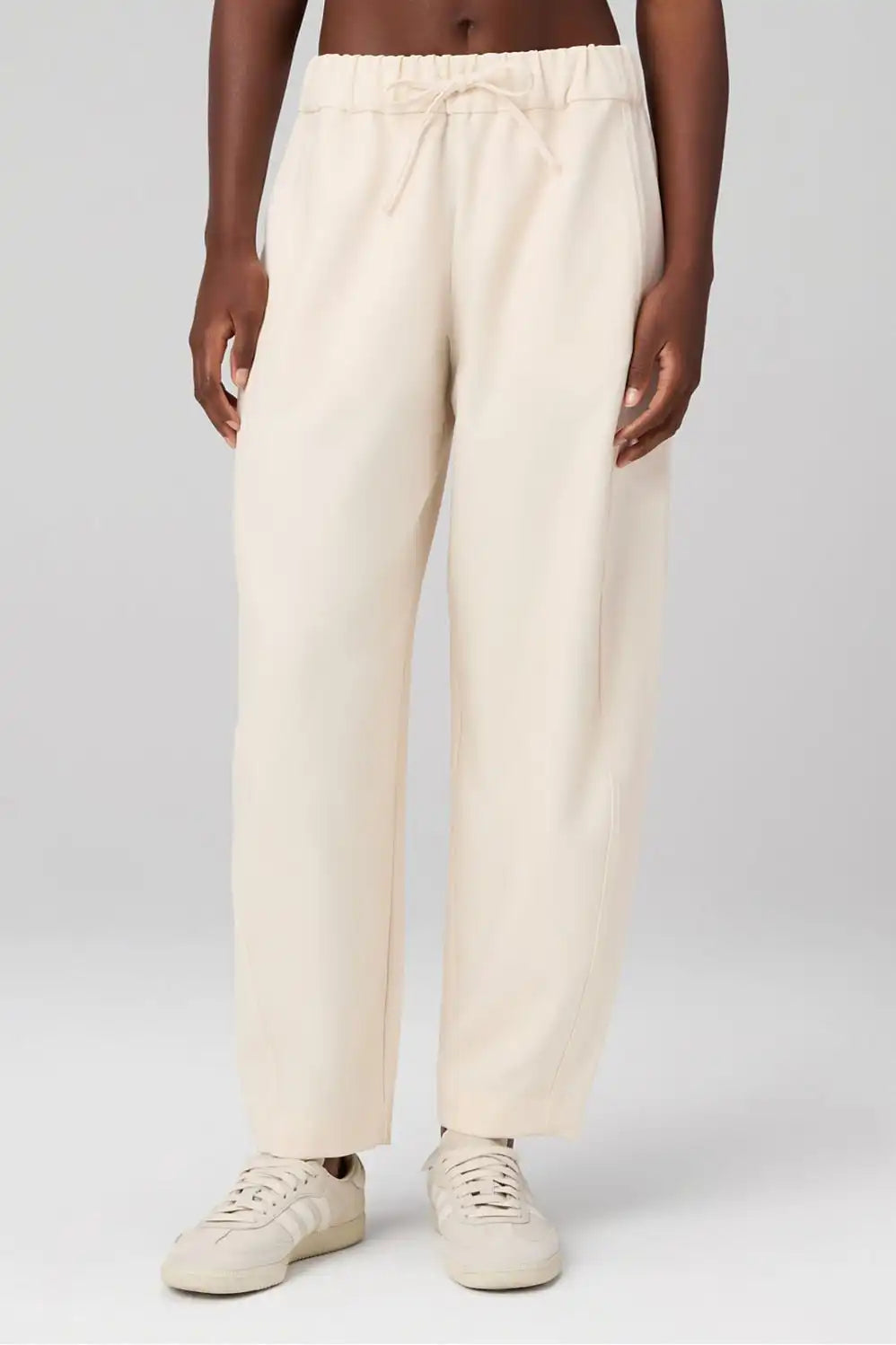 Easy Twill Mid Rise Barrel Pull-On Ankle Pant Main image