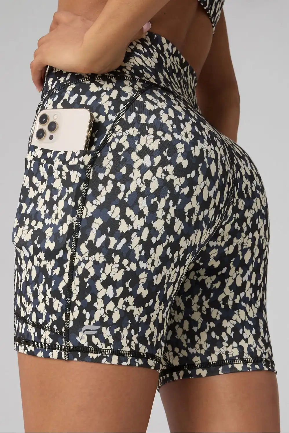 On-The-Go High-Waisted Short 6"