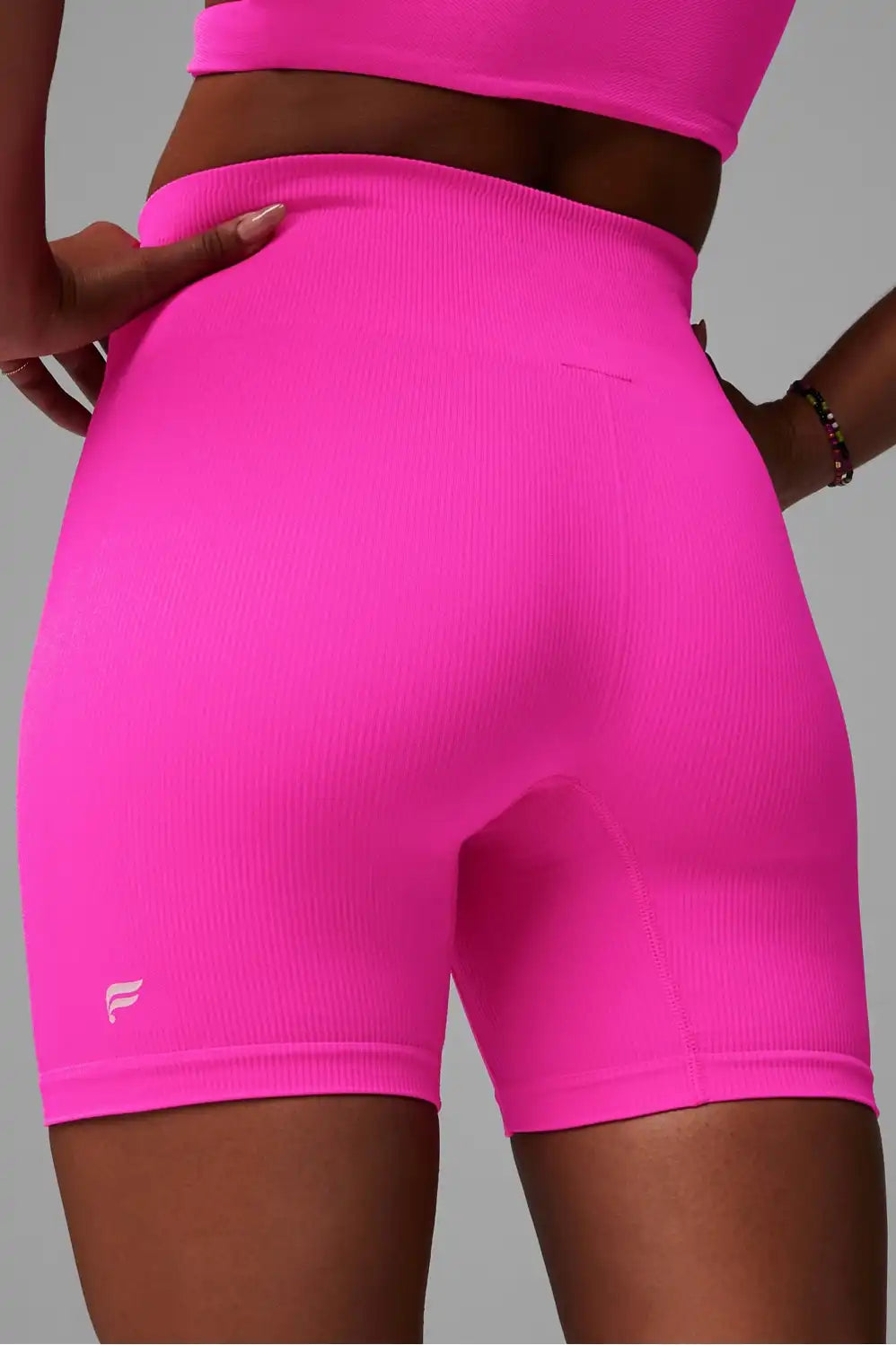 Seamless High-Waisted 6'' Short Main image