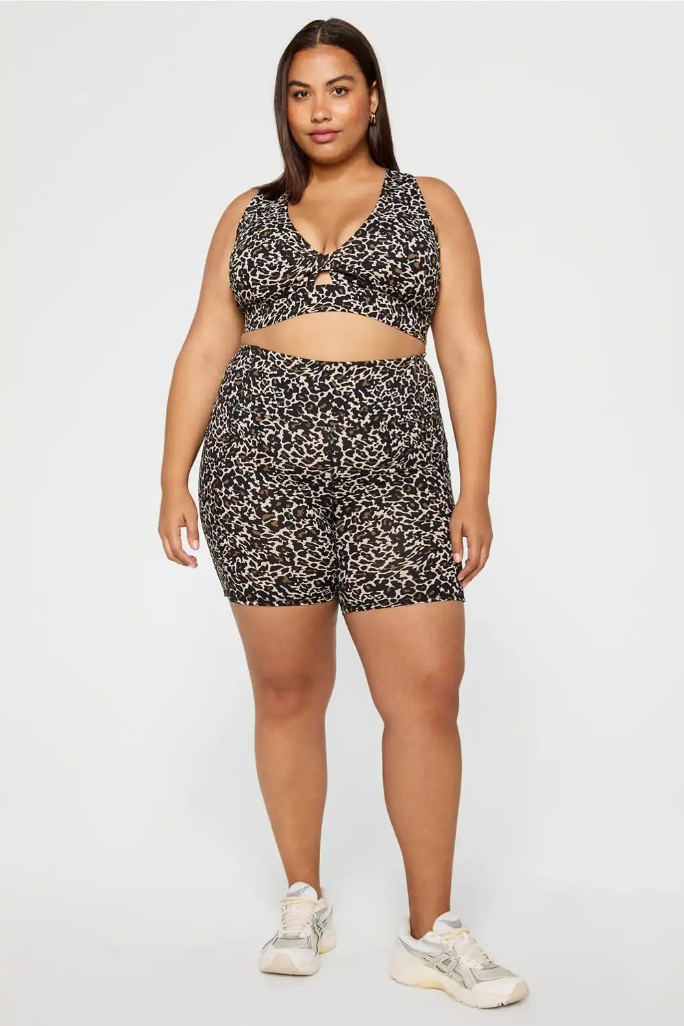 Oasis PureLuxe High-Waisted Short 6" Main image