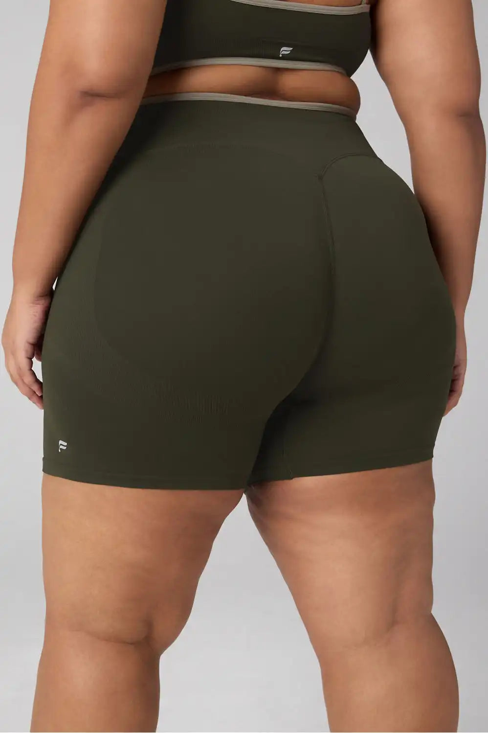 Seamless Scrunch Short 4"