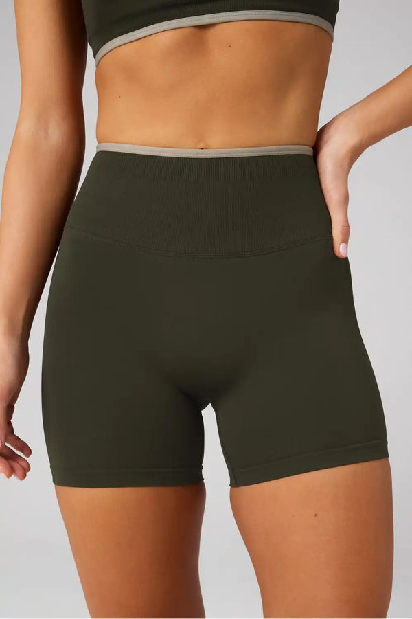 Seamless Scrunch Short 4"