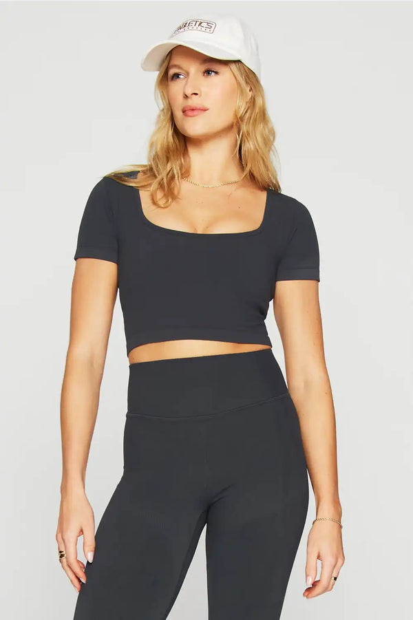 Sleek Seamless Scoop Neck Short-Sleeve Top