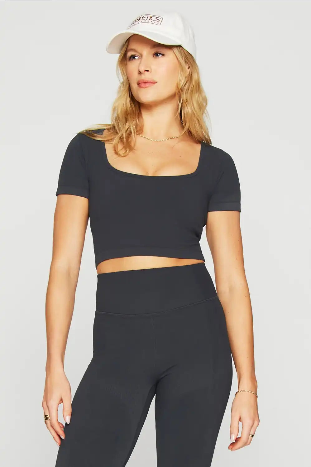 Sleek Seamless Scoop Neck Short-Sleeve Top Main image