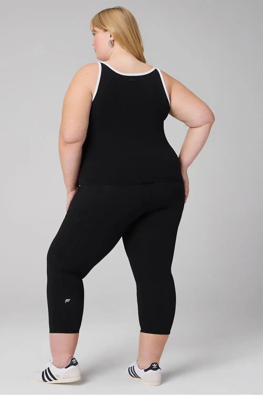 Modal Rib Tank