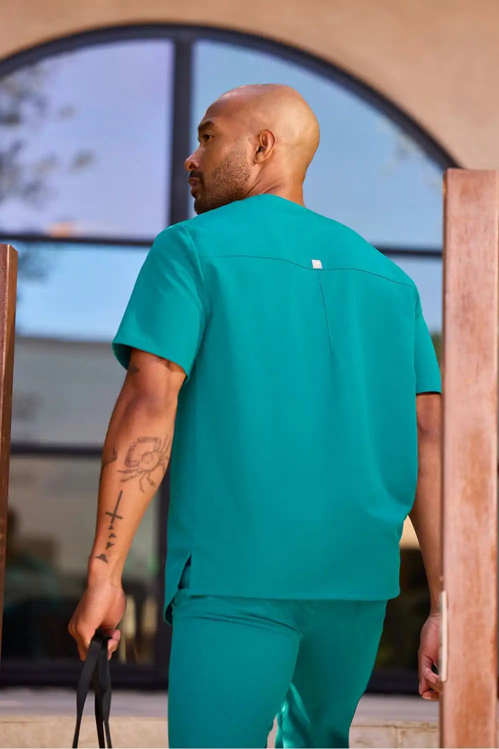 Helix 1-Pocket Scrub Top