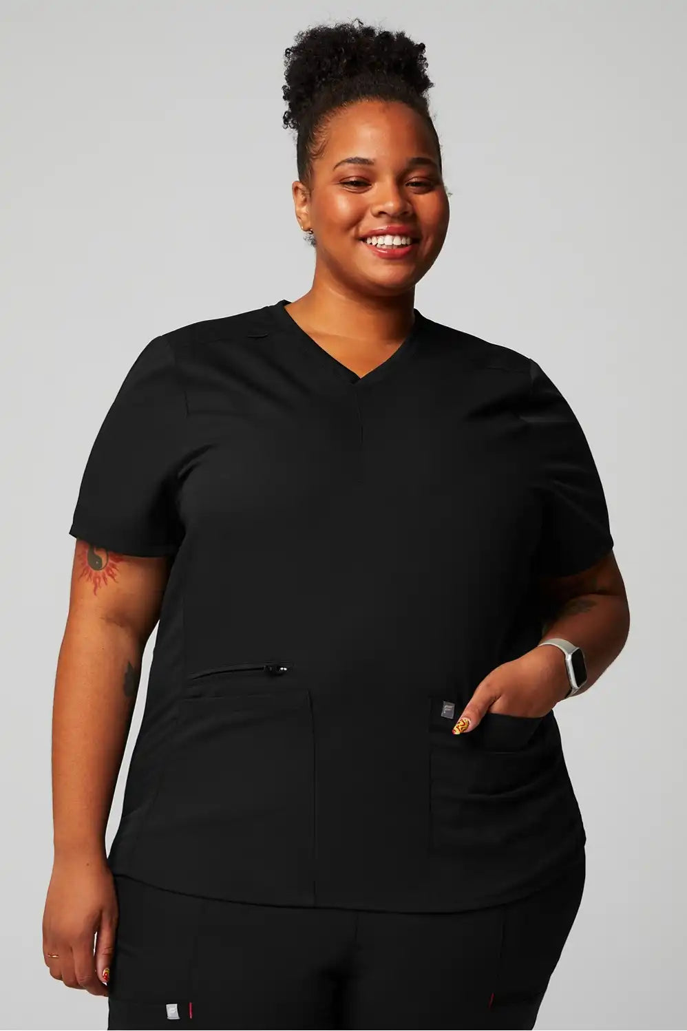 Mode 4-Pocket Scrub Top