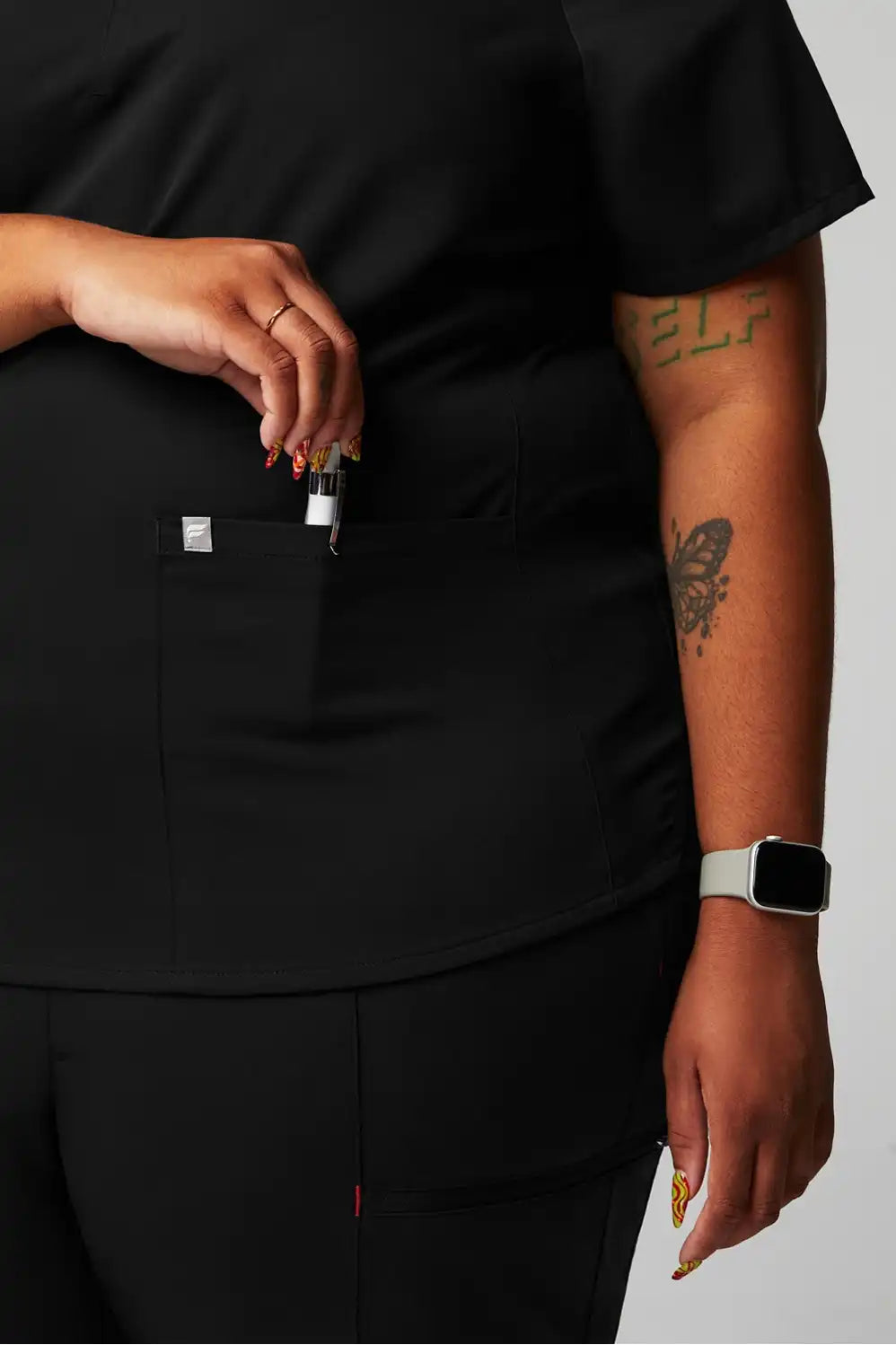 Mode 4-Pocket Scrub Top