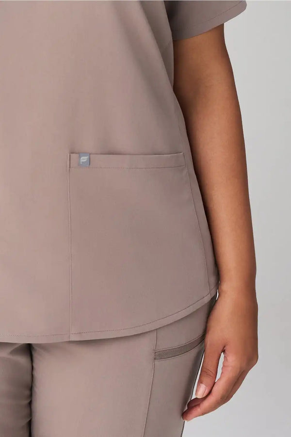 Method  2-Pocket Scrub Top