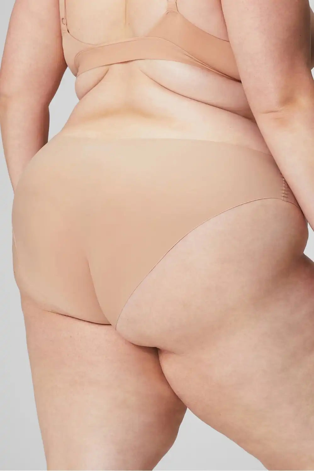 No Show Mid-Rise Bikini